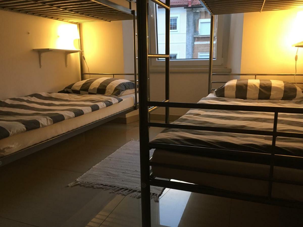 Eagle'S Nest Hostel Postojna Eksteriør bilde