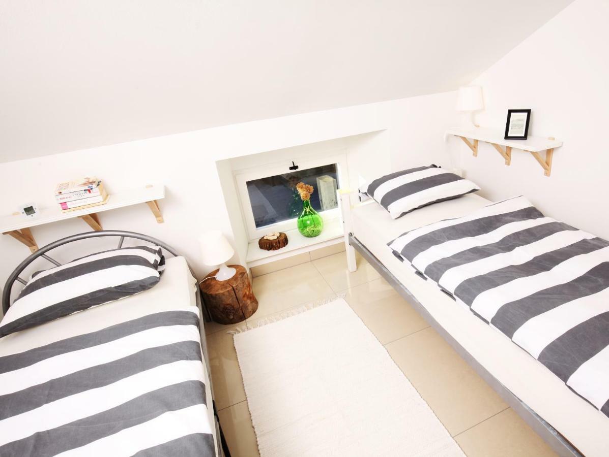Eagle'S Nest Hostel Postojna Eksteriør bilde